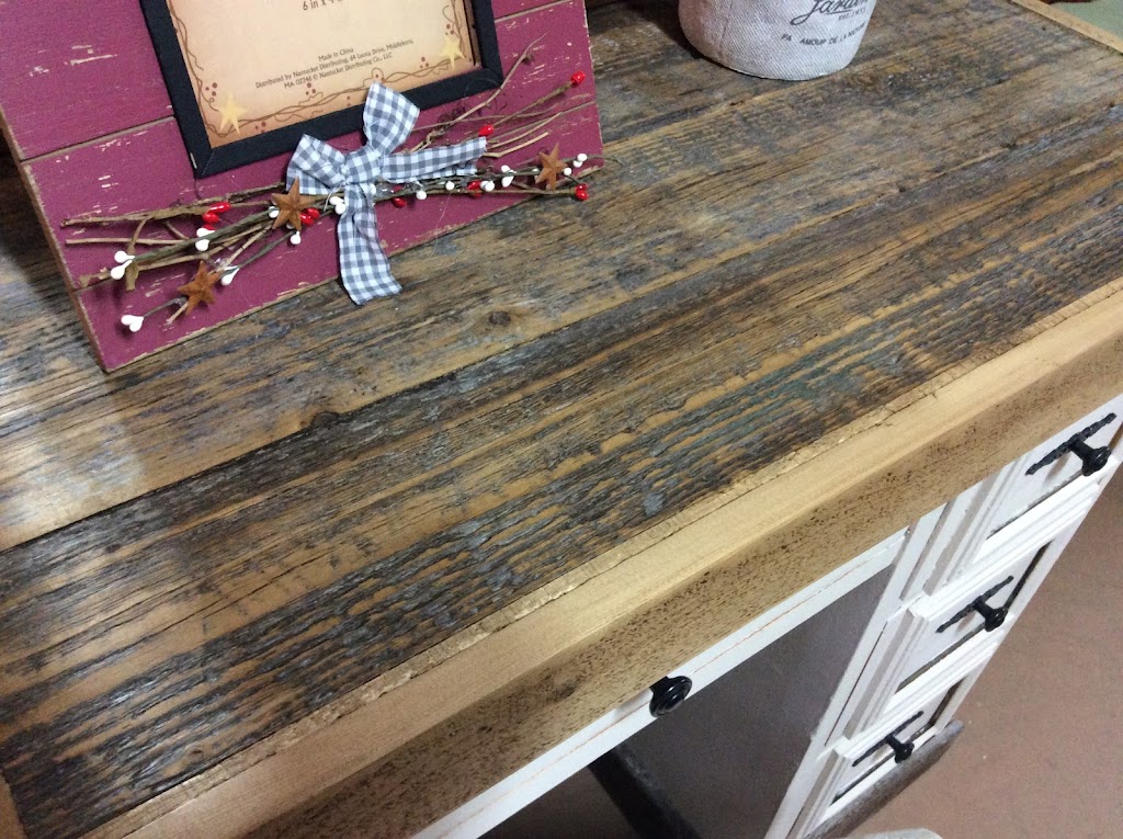 The Barn | 2112 Old Châteauguay Rd, Kahnawake, QC J0L 1B0, Canada | Phone: (514) 209-5711