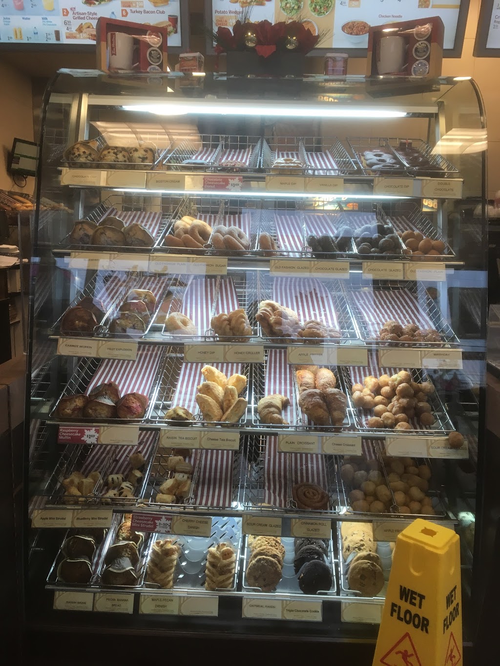 Tim Hortons | 6570 Bayers Rd, Halifax, NS B3L 2B3, Canada | Phone: (902) 454-5617