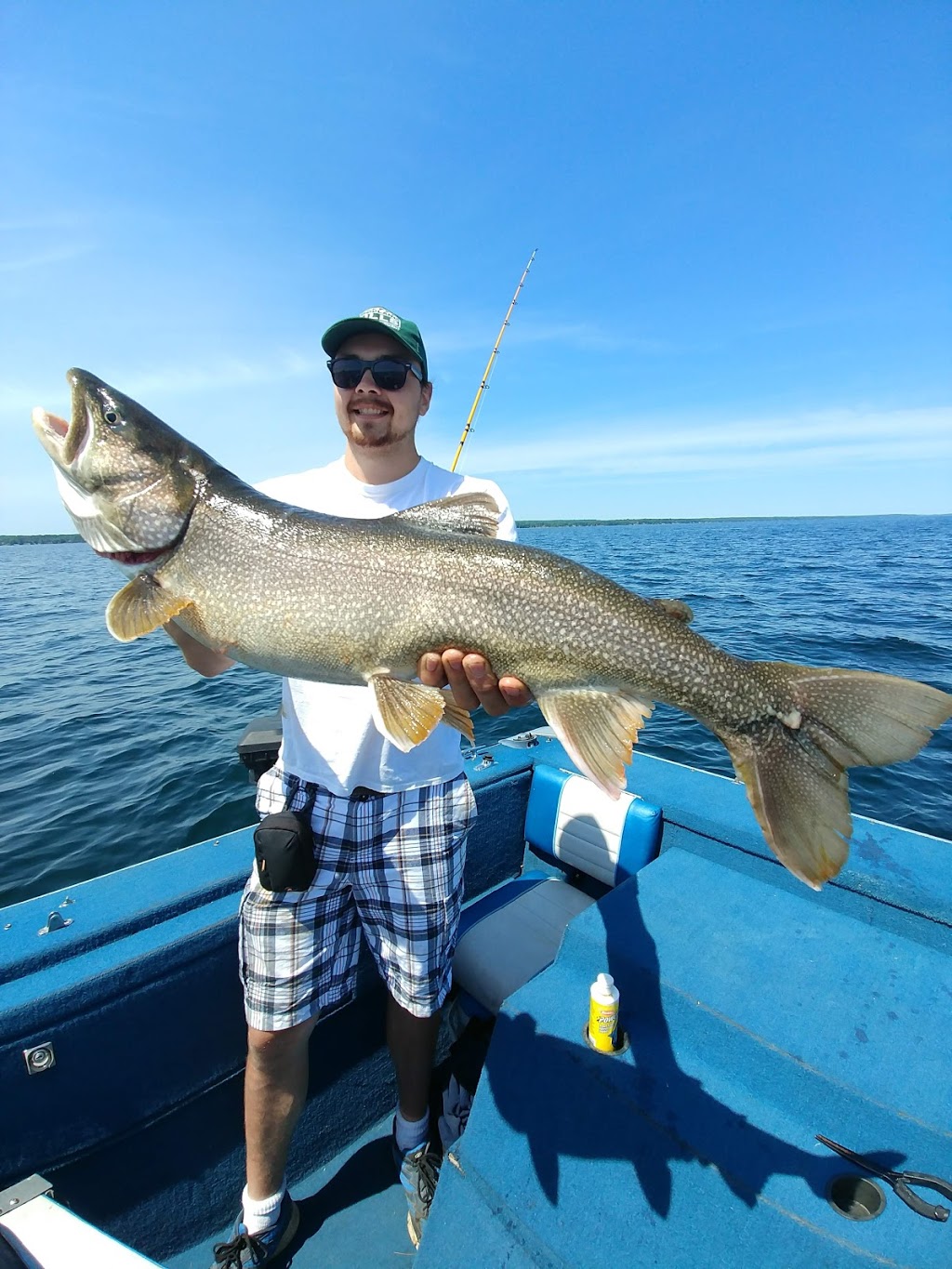 Happy Go Fishing Charters & Bait Shop | 2458 25th Side Rd, Innisfil, ON L9S 2H1, Canada | Phone: (705) 294-2514