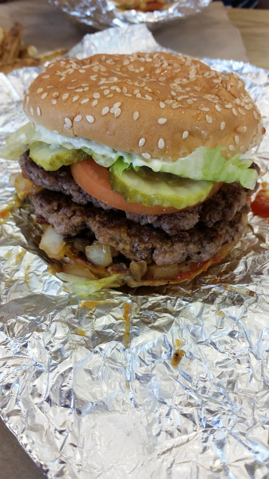 Five Guys | 18265 Yonge St, East Gwillimbury, ON L9N 0A2, Canada | Phone: (905) 895-0505