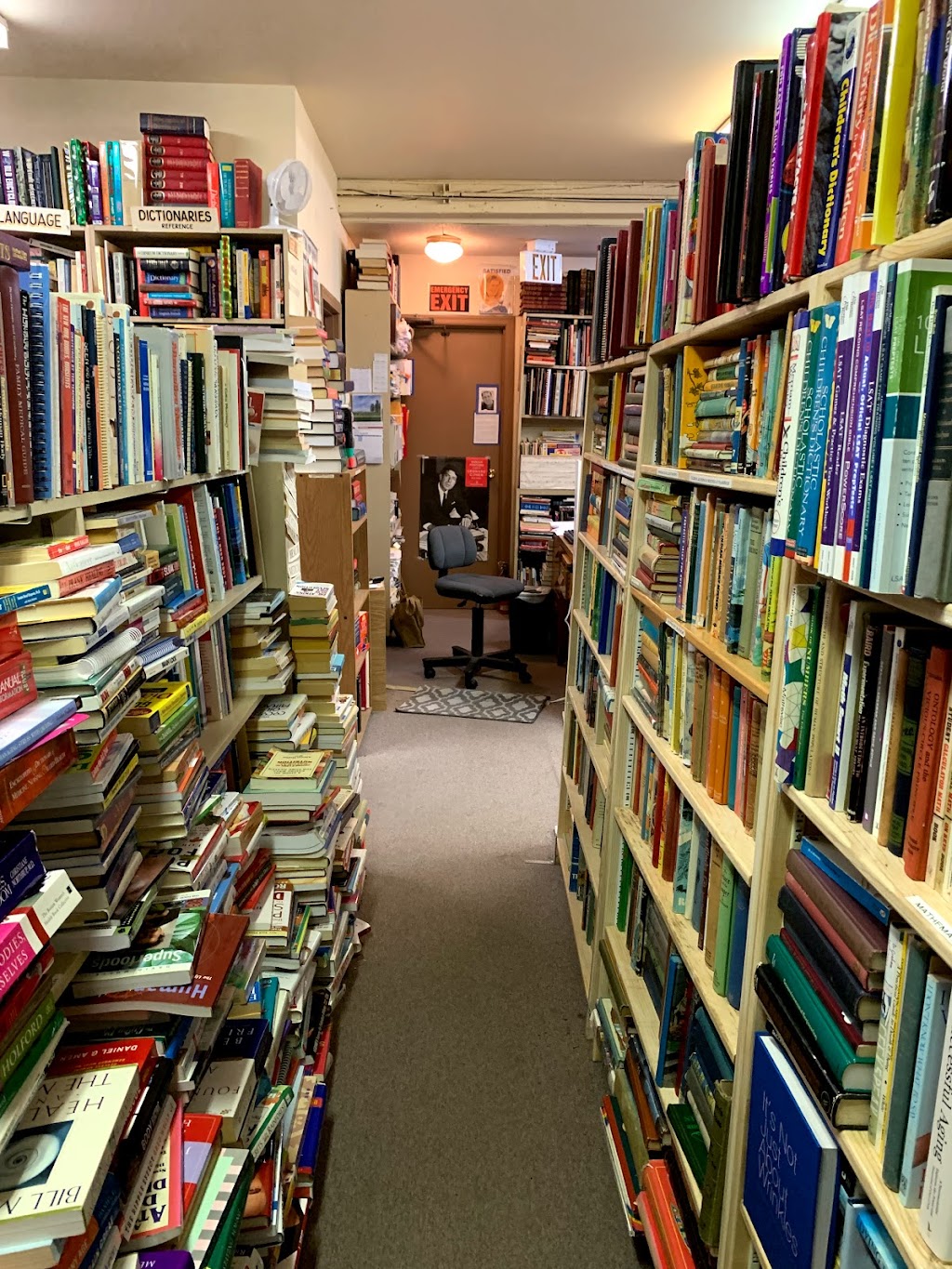 Beacon Books | 2372 Beacon Ave W, Sidney, BC V8L 1X3, Canada | Phone: (250) 655-4447