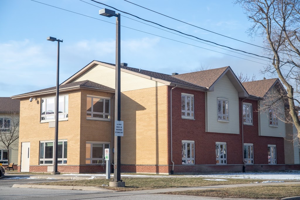 Marshall Gowland Manor | 749 Devine St, Sarnia, ON N7T 1X3, Canada | Phone: (519) 336-3720