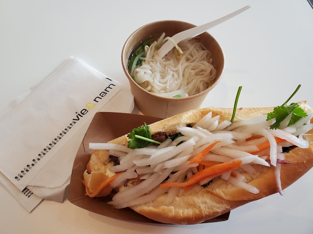 Thai Express Restaurant Sainte-Thérèse | 201 Boul du, Edifice Desjardins, Bd du Curé-Labelle, Sainte-Thérèse, QC J7E 2X6, Canada | Phone: (450) 430-1221