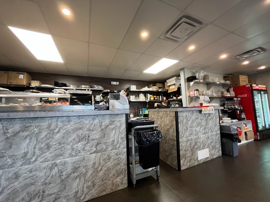 Doran Sushi Buffet | 1 Doran St, Petawawa, ON K8H 1P6, Canada | Phone: (613) 687-8888
