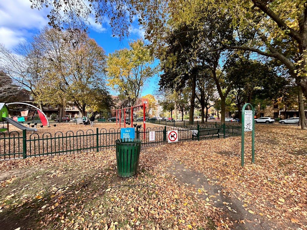Parc John F.-Kennedy outdoor swimming pool | 860 Av. Outremont, Outremont, QC H2V 3N5, Canada | Phone: (514) 495-6211