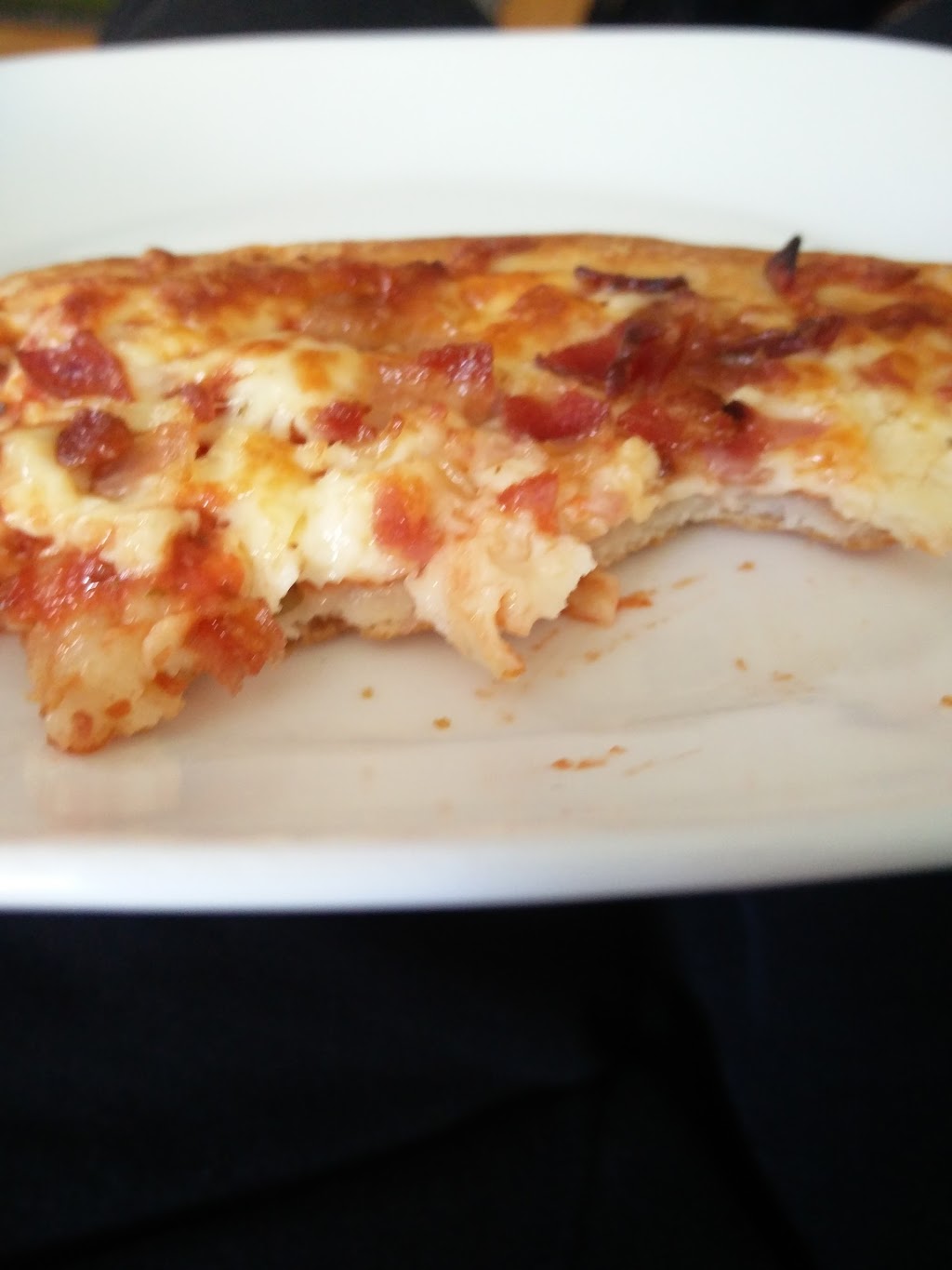 Milano Pizzeria | 876 Montreal Rd, Ottawa, ON K1K 4L3, Canada | Phone: (613) 747-4000
