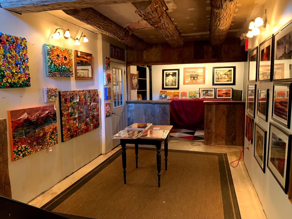 Thirty-Three Vines Inc | 9261 Hwy 33, Greater Napanee, ON K7R 3K7, Canada | Phone: (613) 373-0303