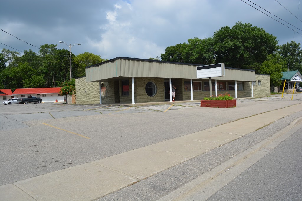 Hilltop Motel | 50 Simcoe St, Tillsonburg, ON N4G 2H5, Canada | Phone: (519) 842-5966
