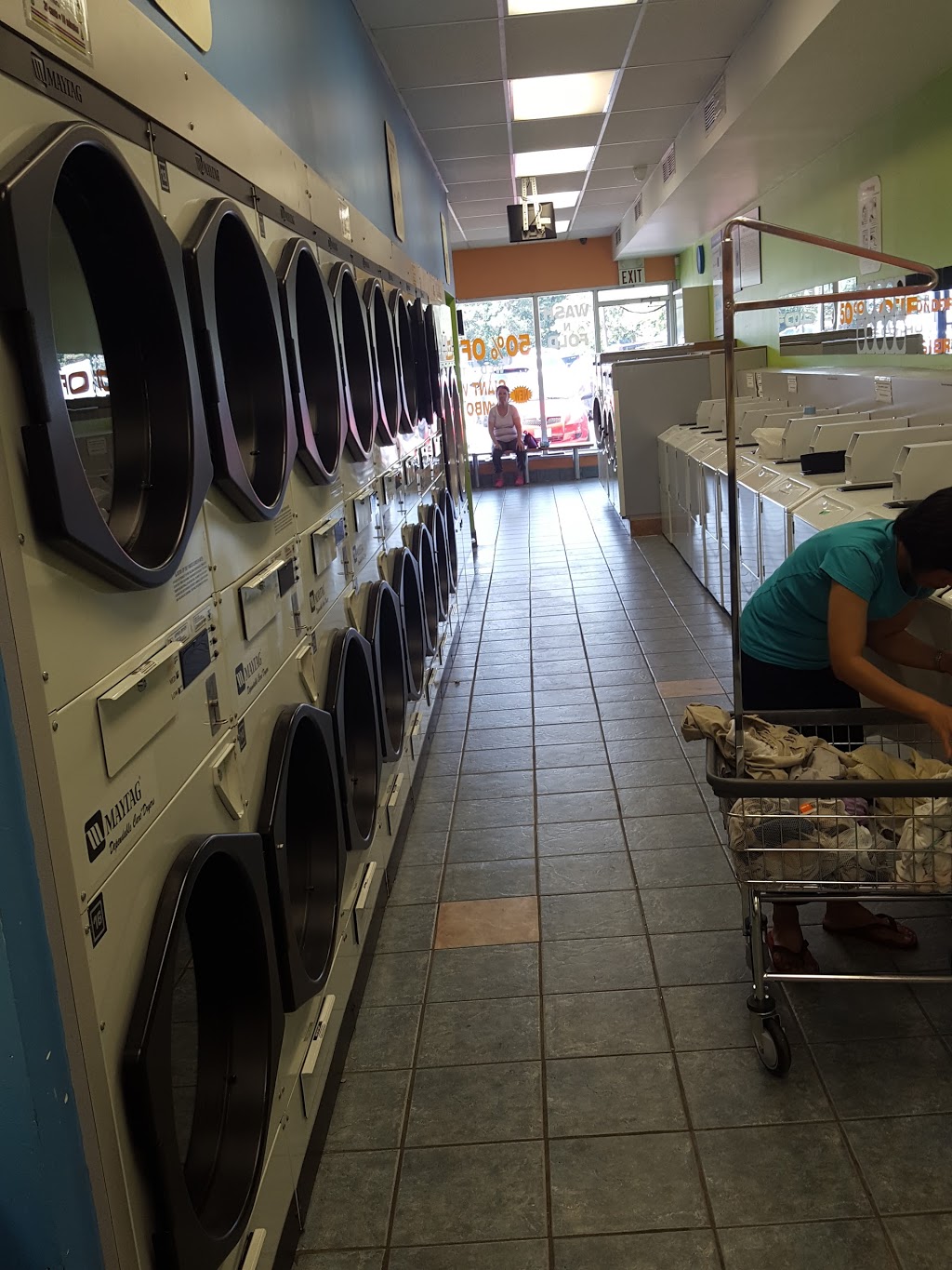 Southdown Coin Laundry (Open 24 hours) | 1375 Southdown Rd, Mississauga, ON L5J 2Z1, Canada | Phone: (647) 818-7864