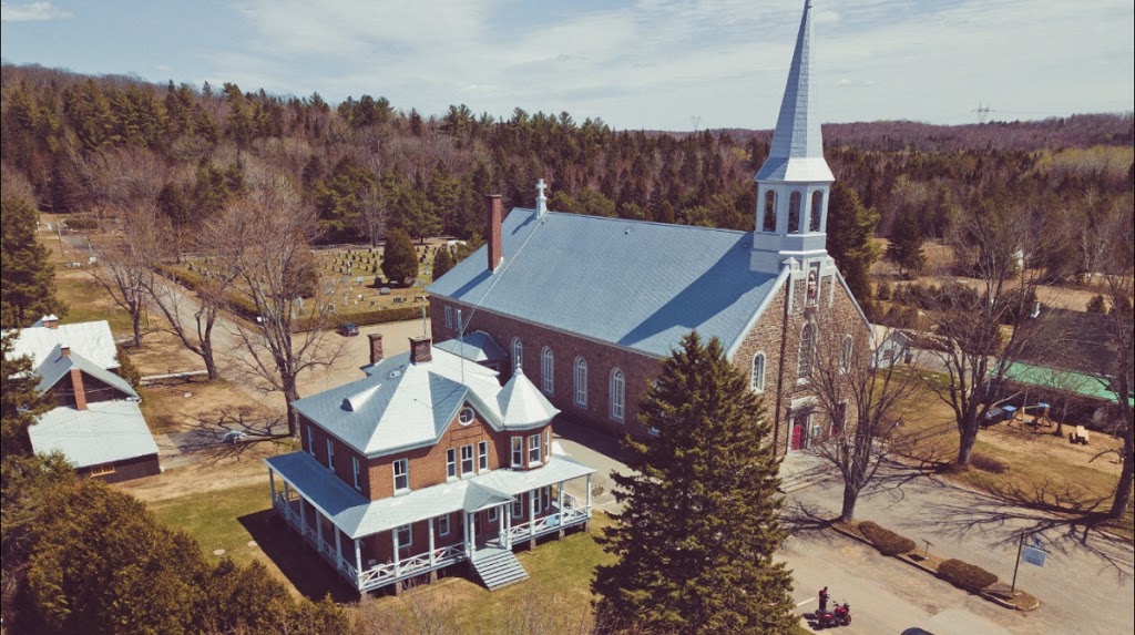 Resto-Gîte Le Lutin Marmiton | 2410 Ave Principale, Saint-Élie-de-Caxton, QC G0X 2N0, Canada | Phone: (819) 221-2150