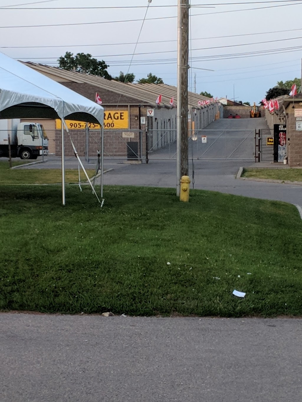 Oshawa Navy Club Office | 320 Viola Ave, Oshawa, ON L1H 3A8, Canada | Phone: (905) 723-0871