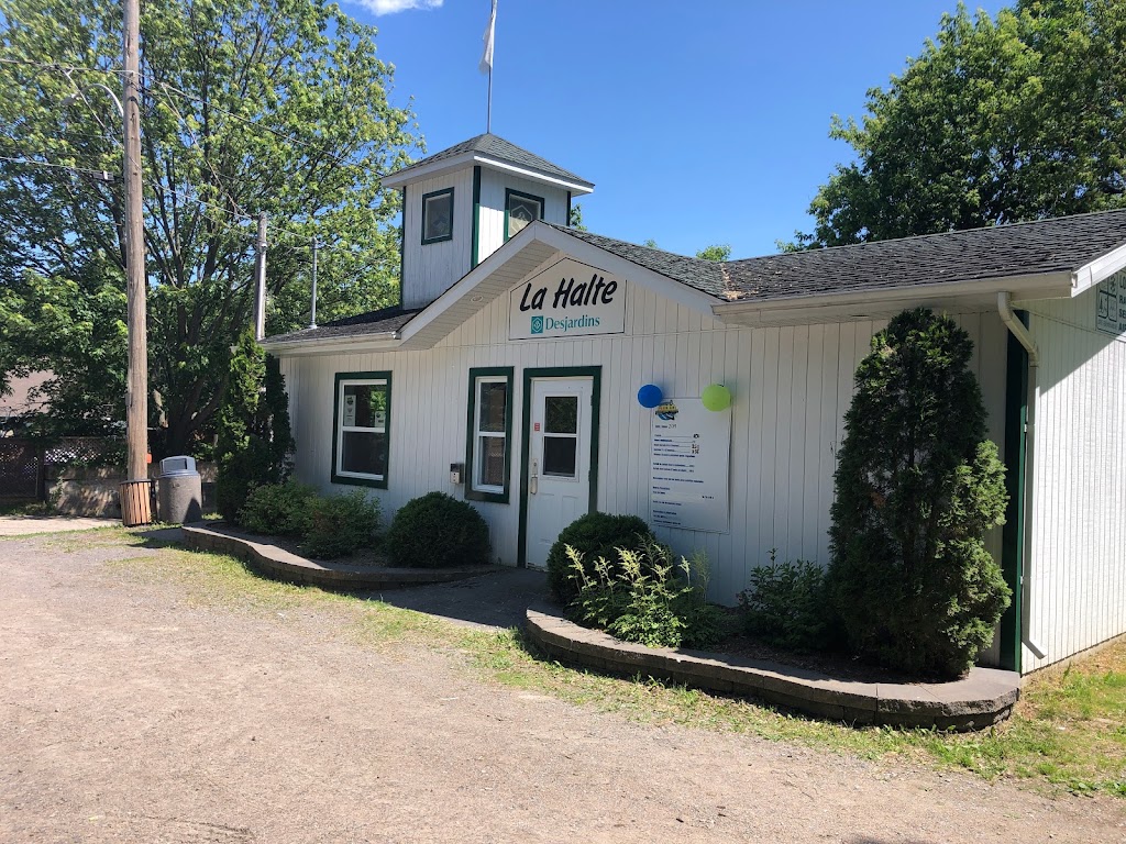 Halte Desjardins - Escapade Mauricie | 32 Rue Duval, Sainte-Geneviève-de-Batiscan, QC G0X 2R0, Canada | Phone: (819) 519-7571