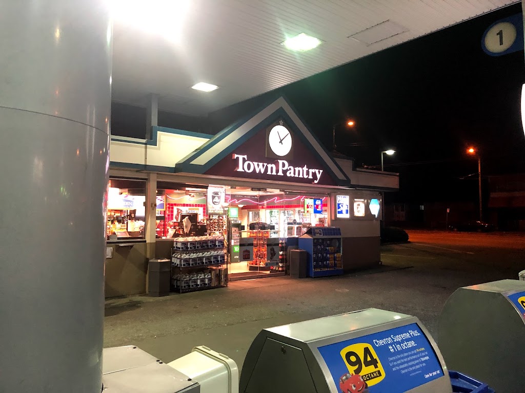 Town Pantry - Convenience Store | 2902 Grandview Hwy, Vancouver, BC V5M 2E3, Canada | Phone: (604) 435-3230