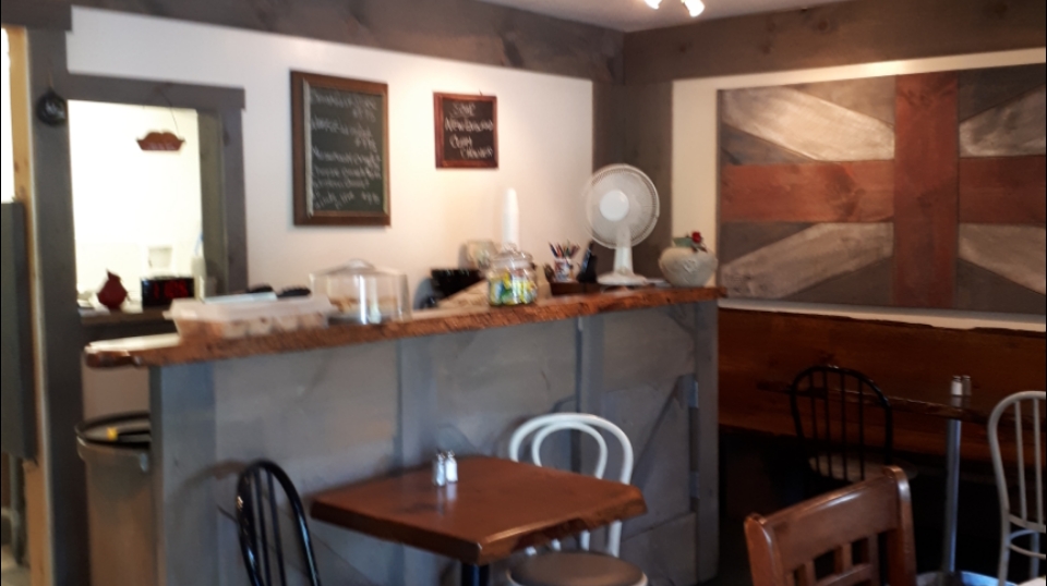 Watsons Bistro | 1691 hwy 2 east, Kingston, ON K7L 4V1, Canada | Phone: (613) 531-9555