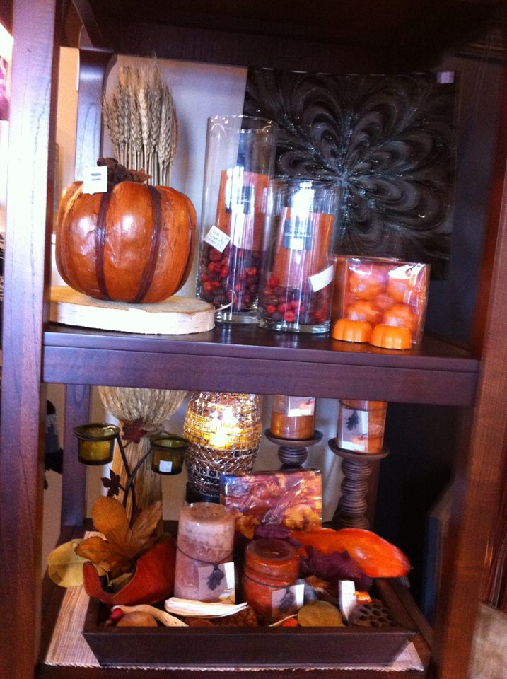 Four Seasons Fashions & More | 214 Parkhill Main St, Parkhill, ON N0M 2K0, Canada | Phone: (519) 294-6617