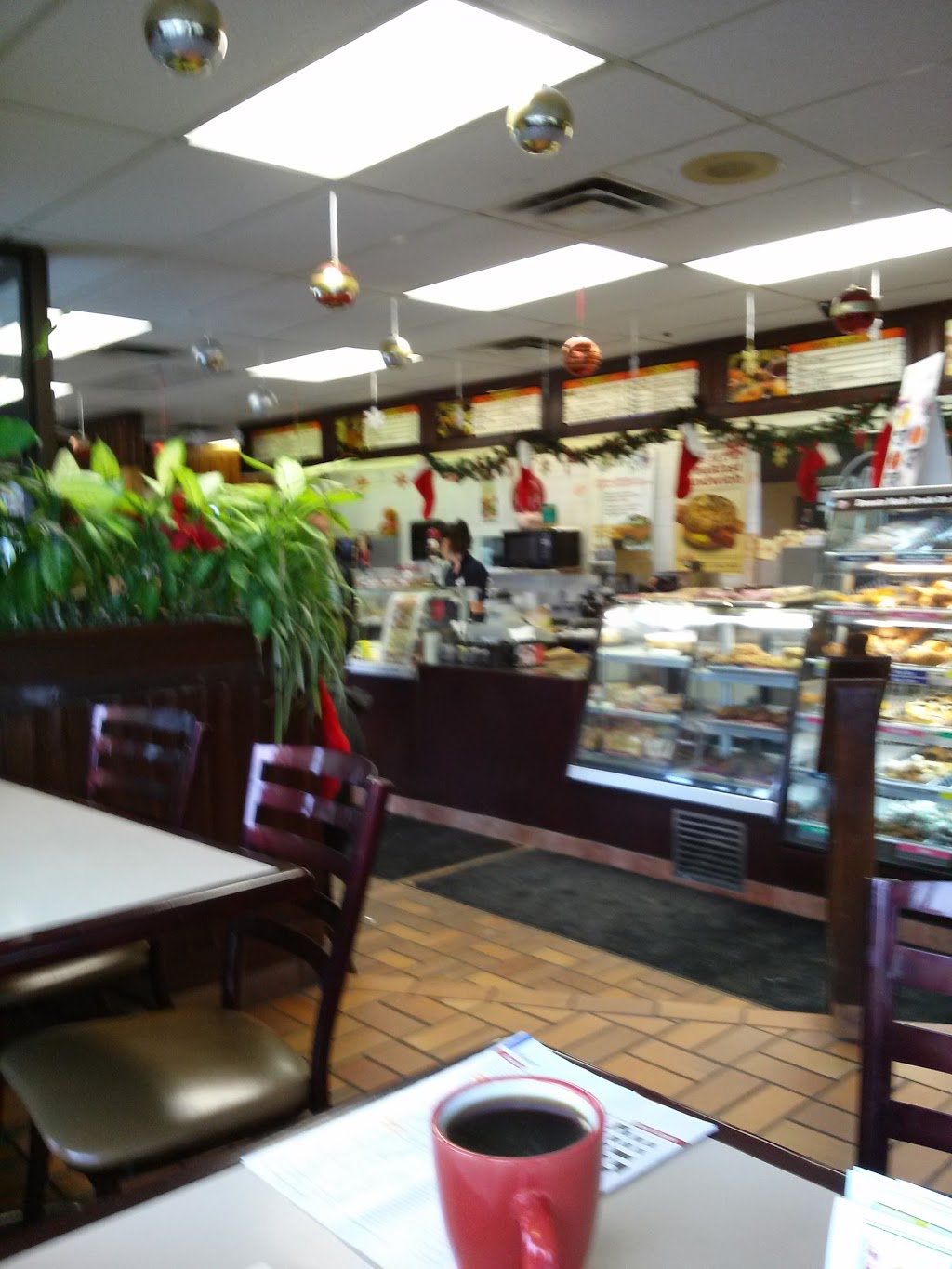 Global Donuts & Deli | 1603 London Line, Sarnia, ON N7W 1A8, Canada | Phone: (519) 542-6121