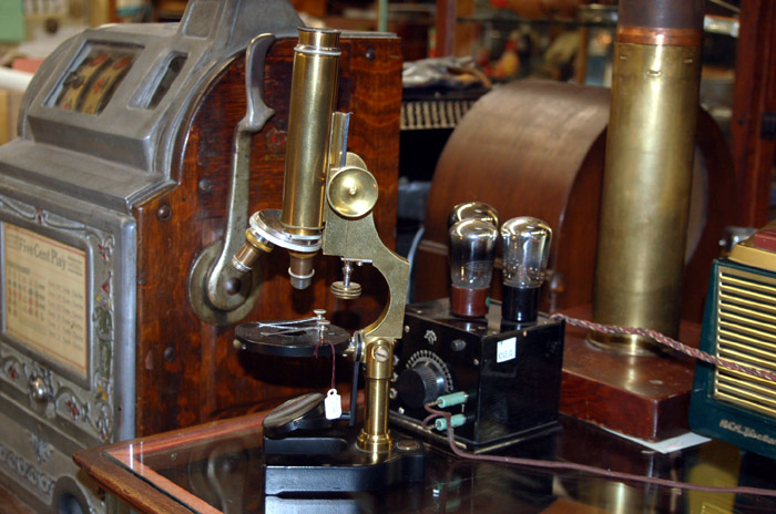 Aladdins Antiques and Records | 427 W Holly St, Bellingham, WA 98225, USA | Phone: (360) 647-0066