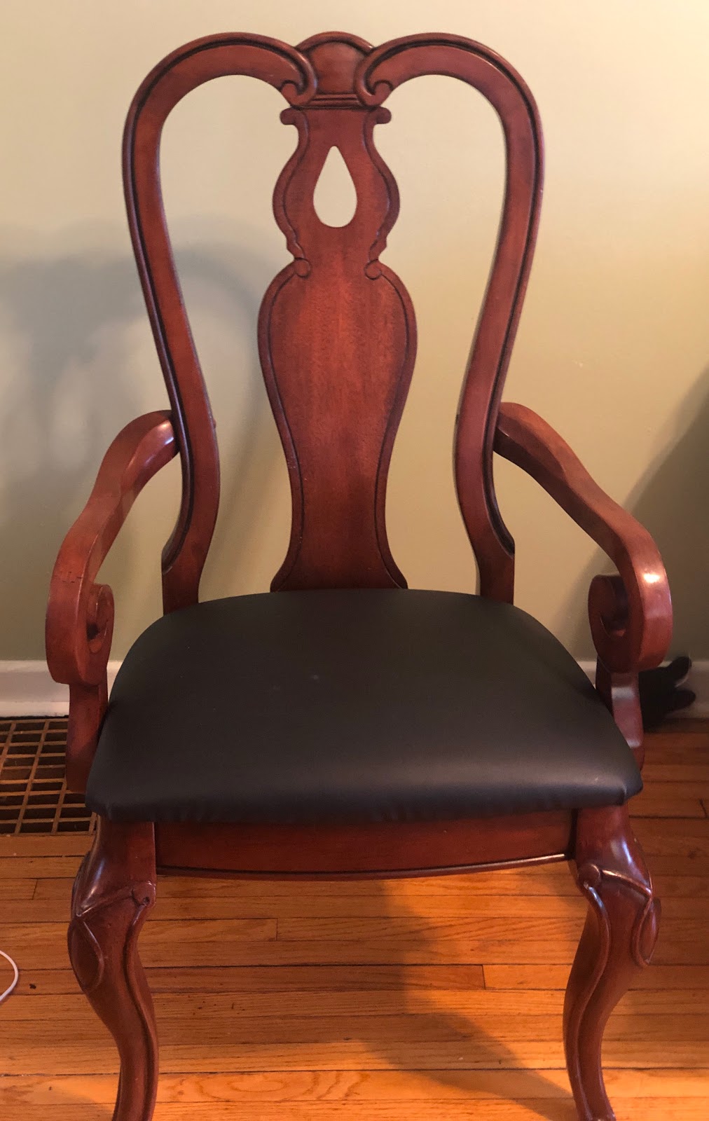 Cache Upholstery | 135 Oakdale Rd, North York, ON M3N 1W2, Canada | Phone: (416) 451-9596