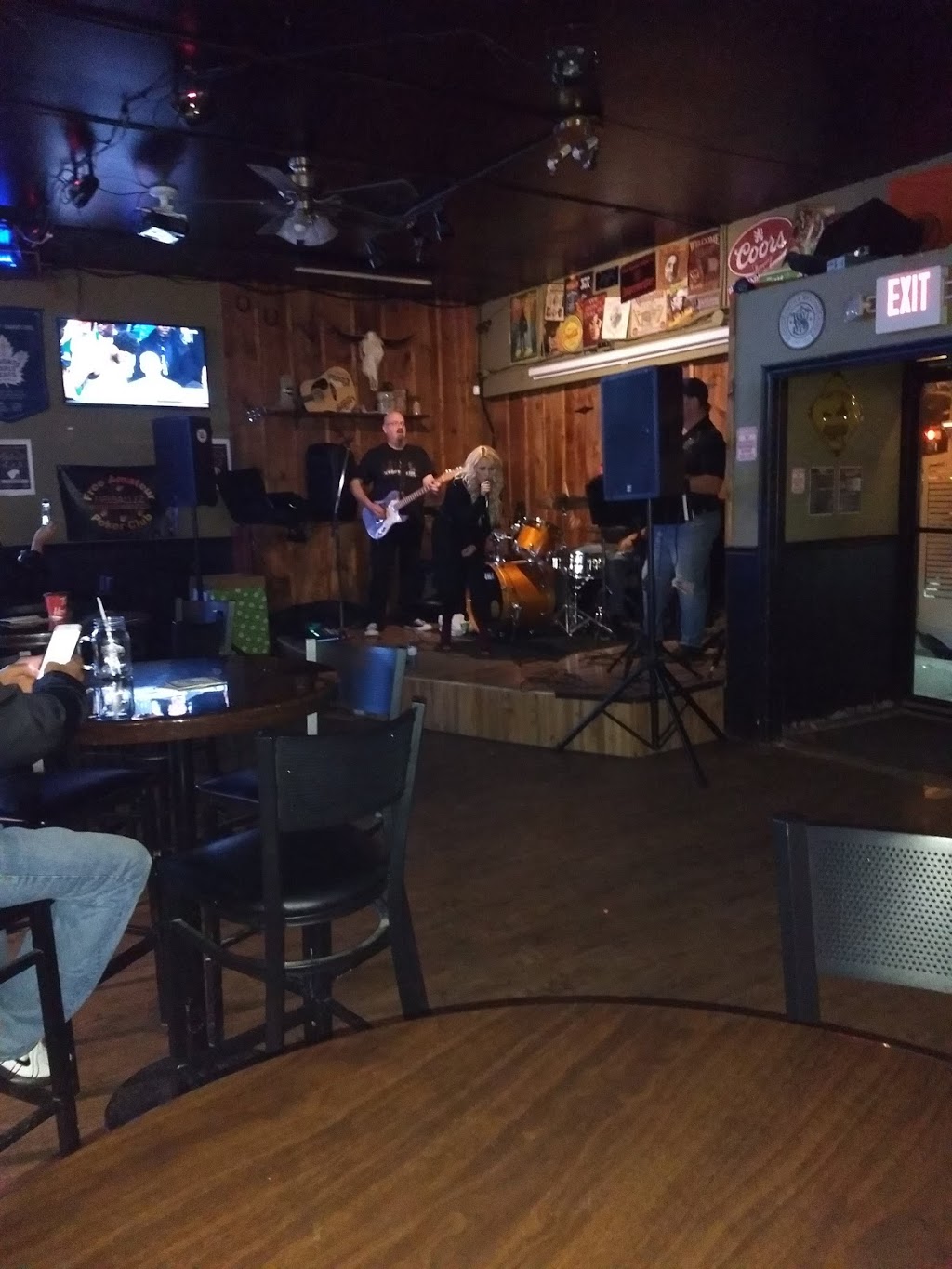 Bucks Tavern | 541 Colborne St, Brantford, ON N3S 3P4, Canada | Phone: (519) 304-9444