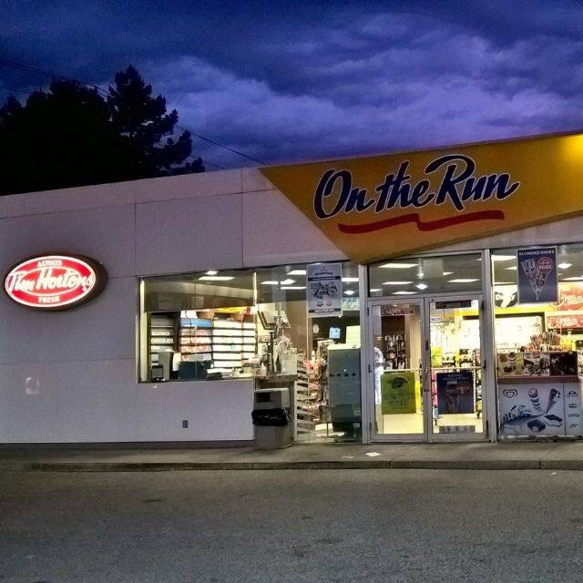 Esso | 2900 Steeles Ave E, Thornhill, ON L3T 4X1, Canada | Phone: (905) 881-0701