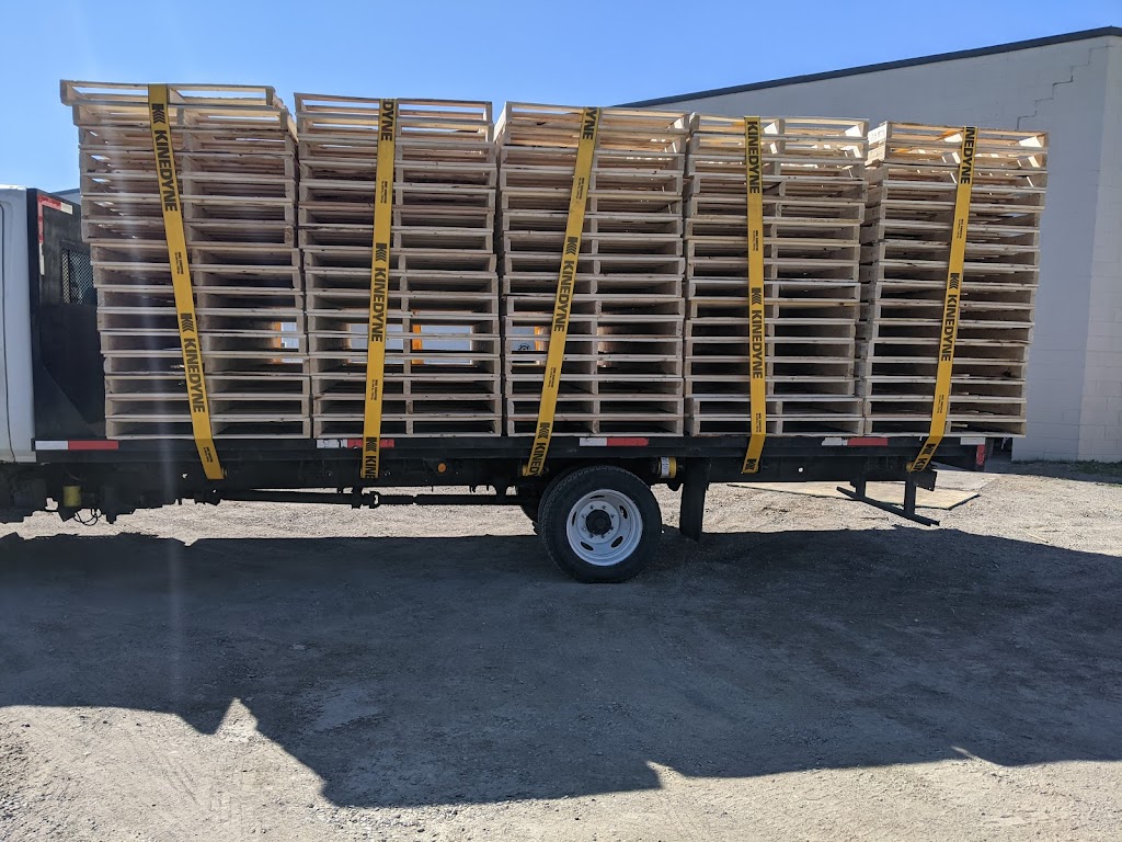 HD Pallets & Recycling | 35 Glamis Rd, Cambridge, ON N1R 6W3, Canada | Phone: (519) 620-2888
