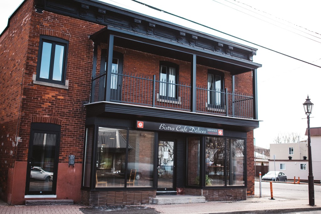 Bistro Cafe Delice | 84 Rue Saint Laurent, Beauharnois, QC J6N 2S7, Canada | Phone: (450) 395-1103