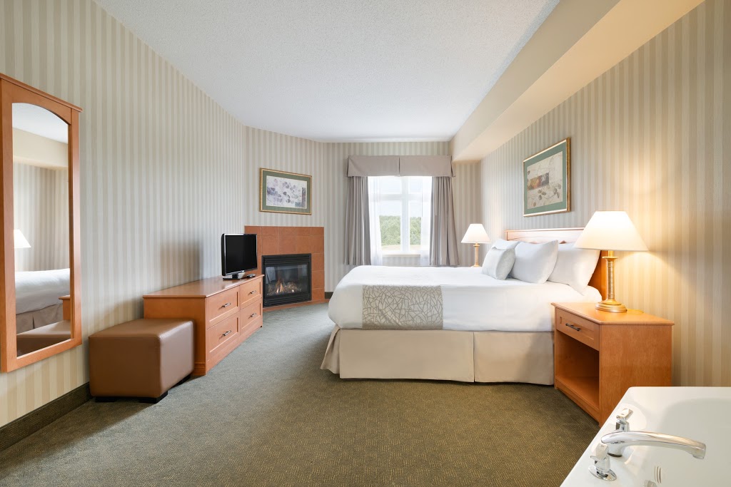 Days Inn by Wyndham Orillia | 5850 Rama Rd, Orillia, ON L3V 0S3, Canada | Phone: (705) 326-8288