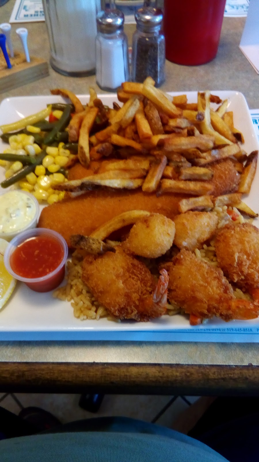 Huron Family Restaurant | 132 Main St S, Exeter, ON N0M 1S1, Canada | Phone: (519) 235-4623