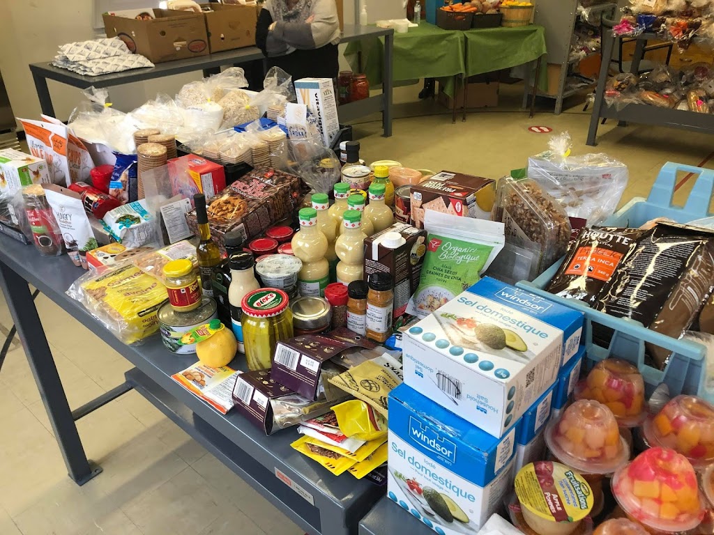 Centrale alimentaire La Tuque | 803 Rue Castelnau, La Tuque, QC G9X 2P7, Canada | Phone: (819) 680-2124