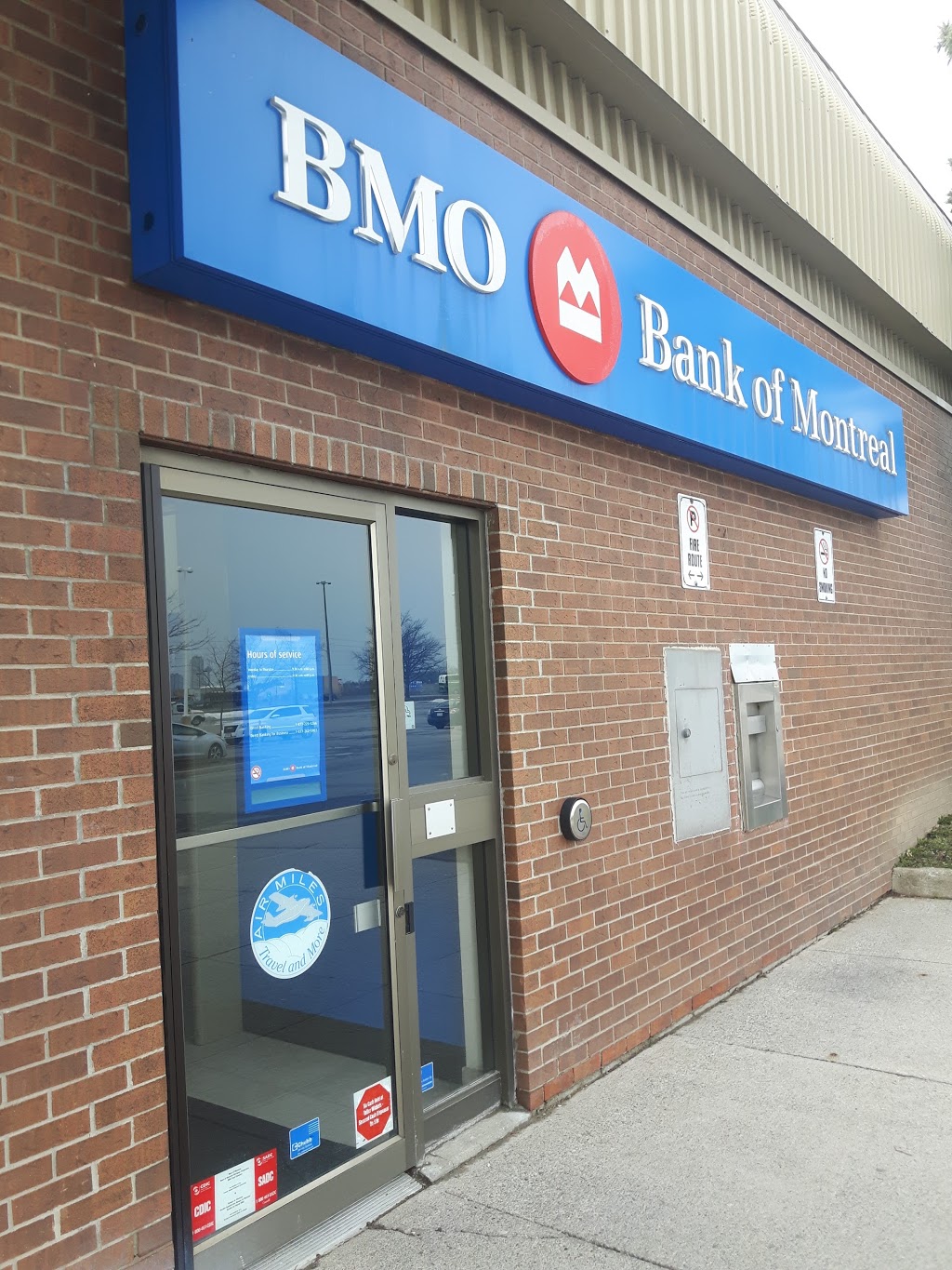 BMO Bank of Montreal | 7555 Montrose Rd, Niagara Falls, ON L2H 2E9, Canada | Phone: (905) 357-2300