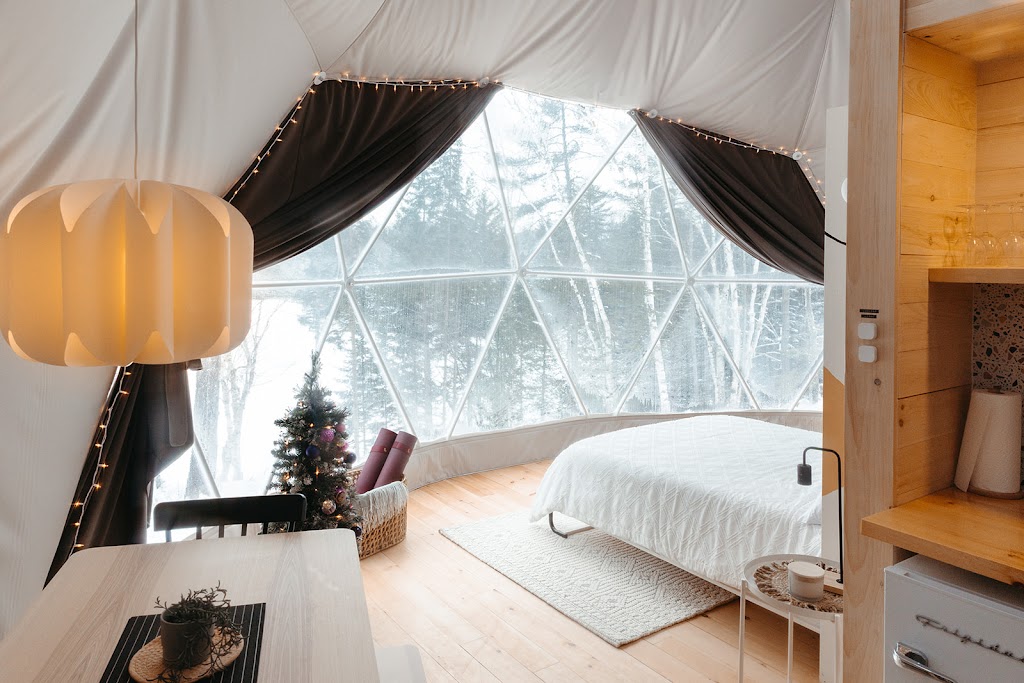Hillhaus Dômes Pontiac | 331 Chem. du Lac-Thorne, Shawville, QC J0X 2Y0, Canada | Phone: (819) 918-5345