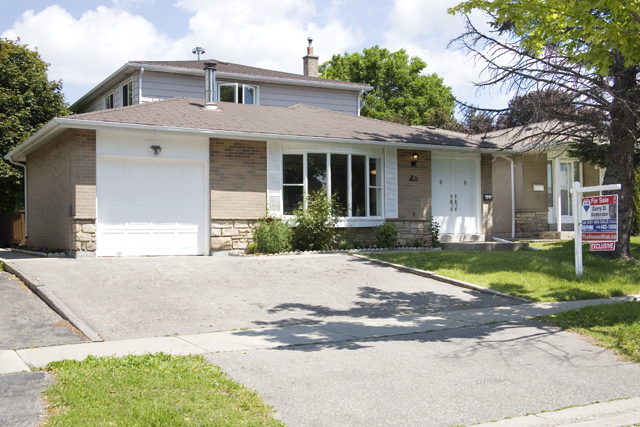 Realtor® Garry Anderson | 15 Treadgold Crescent, North York, ON M3A 1X1, Canada | Phone: (647) 409-7253