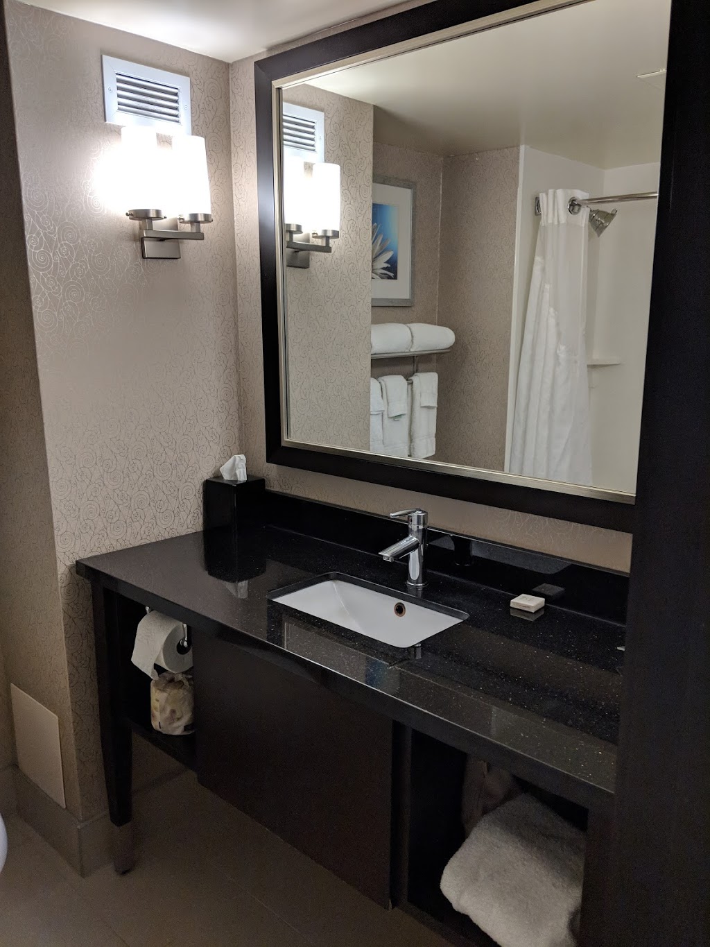 Holiday Inn & Suites Pointe-Claire Montreal Airport | 6700 Route Transcanadienne, Pointe-Claire, QC H9R 1C2, Canada | Phone: (514) 697-7110