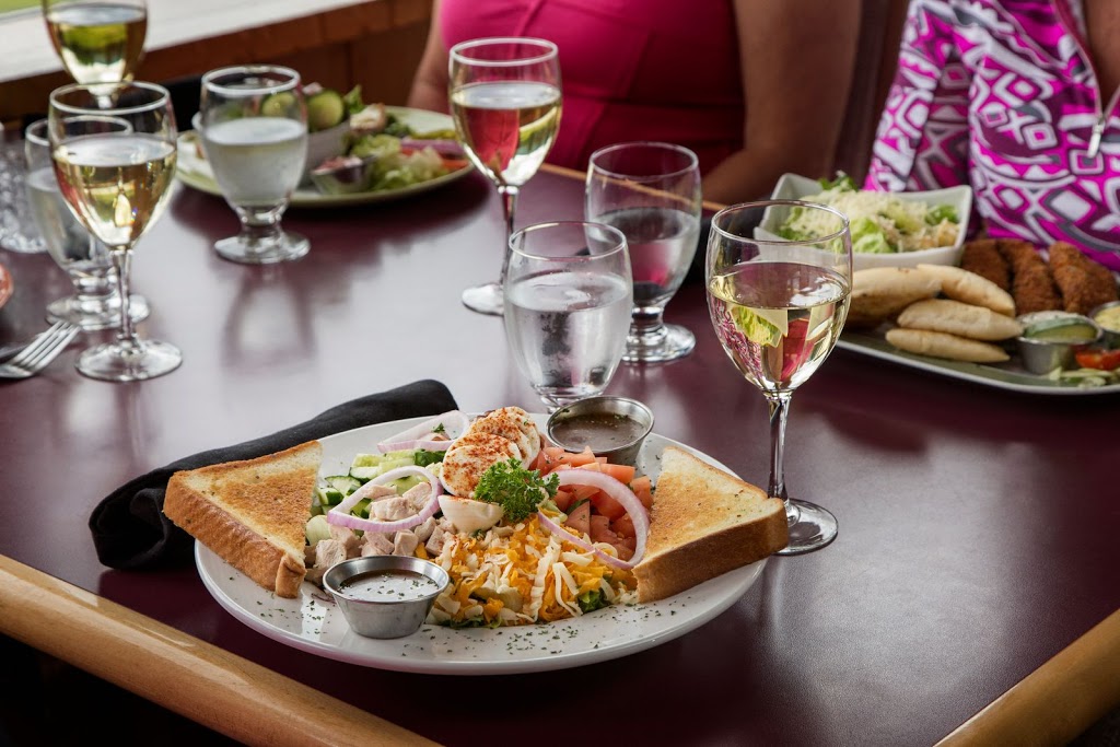 Duffers Den Lounge | 2404 Centennial Dr, Blind Bay, BC V0E 1H2, Canada | Phone: (250) 675-2315