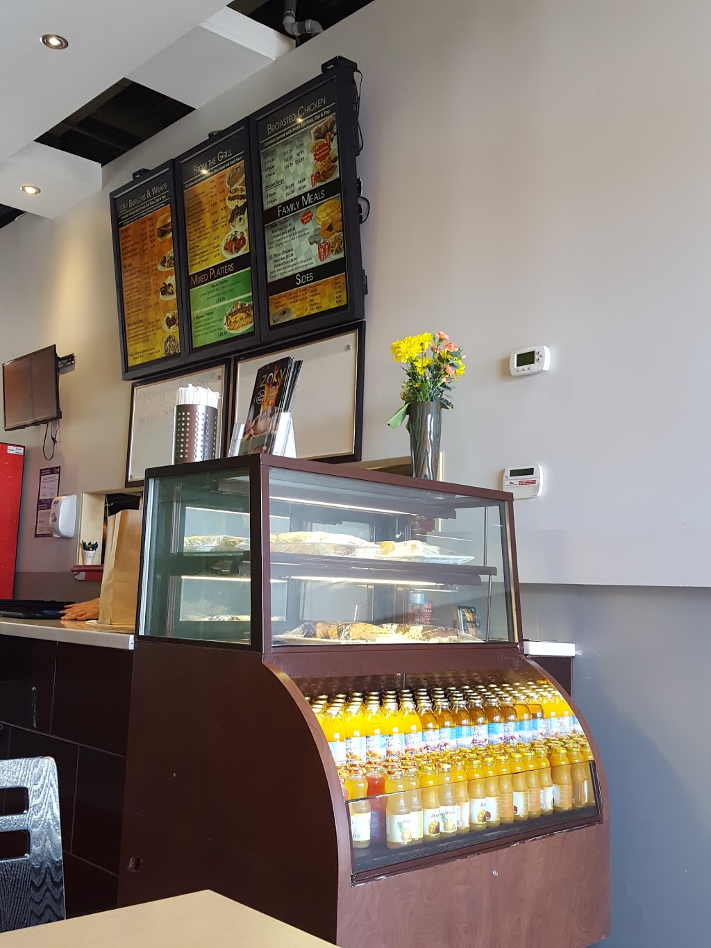 Zaky Grill and Broast | 1385 Baseline Rd #4, Ottawa, ON K2C 3G1, Canada | Phone: (613) 224-7774