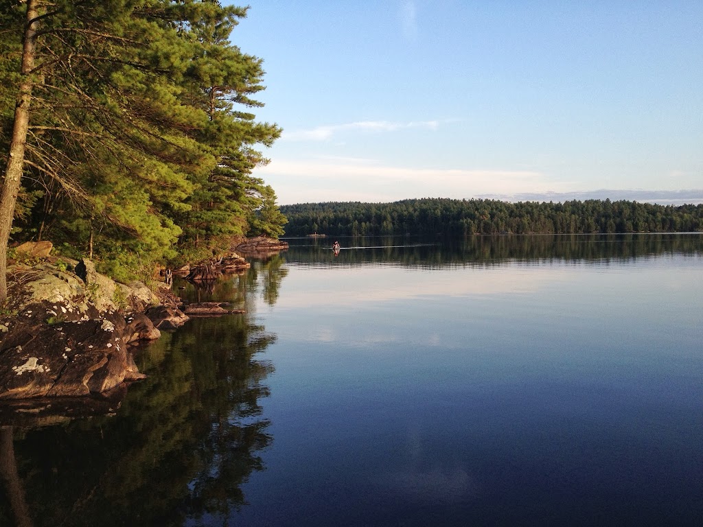 Holden Lake Lodge | 121 Chem. du Soleil, Rapides-des-Joachims, QC J0X 3M0, Canada | Phone: (613) 602-2297