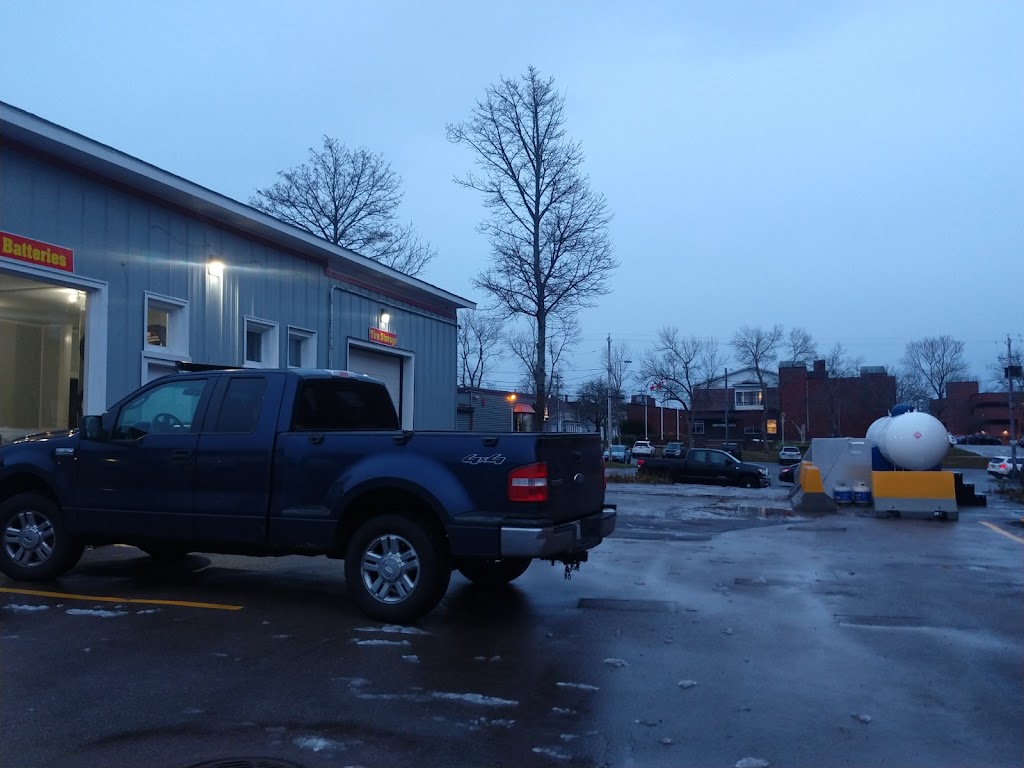 Hennywales Auto Services Inc. | 139 Victoria St E, Amherst, NS B4H 1X9, Canada | Phone: (902) 660-3116