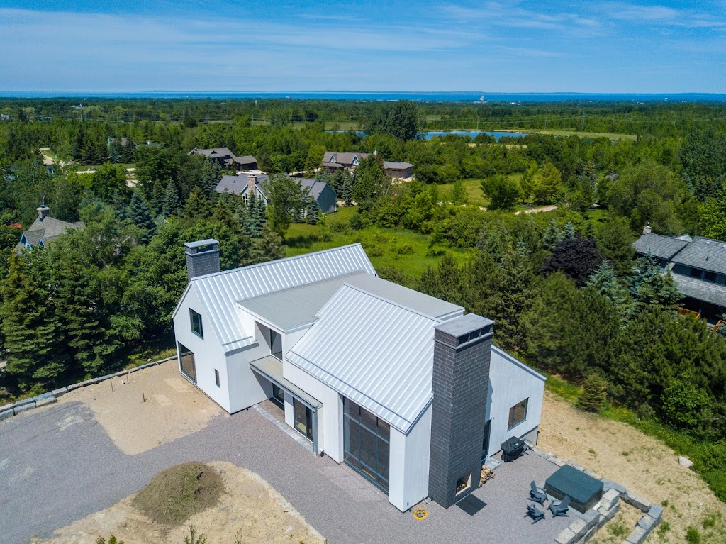 Sapphire Roofing Waterloo | 180 Northfield Dr W Unit 4, Waterloo, ON N2L 0C7, Canada | Phone: (519) 704-1233