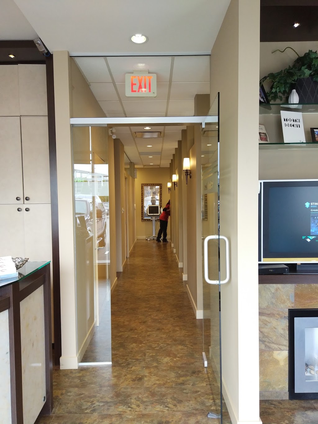 Smile Dental Group | 7575 Market Crossing, Burnaby, BC V5J 0A3, Canada | Phone: (604) 433-7444