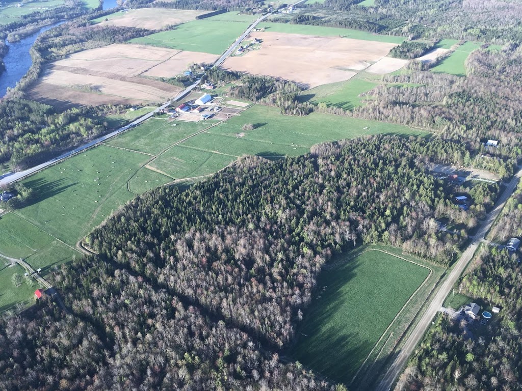Ferme BGR | 6952 QC-112, Ascot Corner, QC J0B 1A0, Canada | Phone: (819) 993-9539