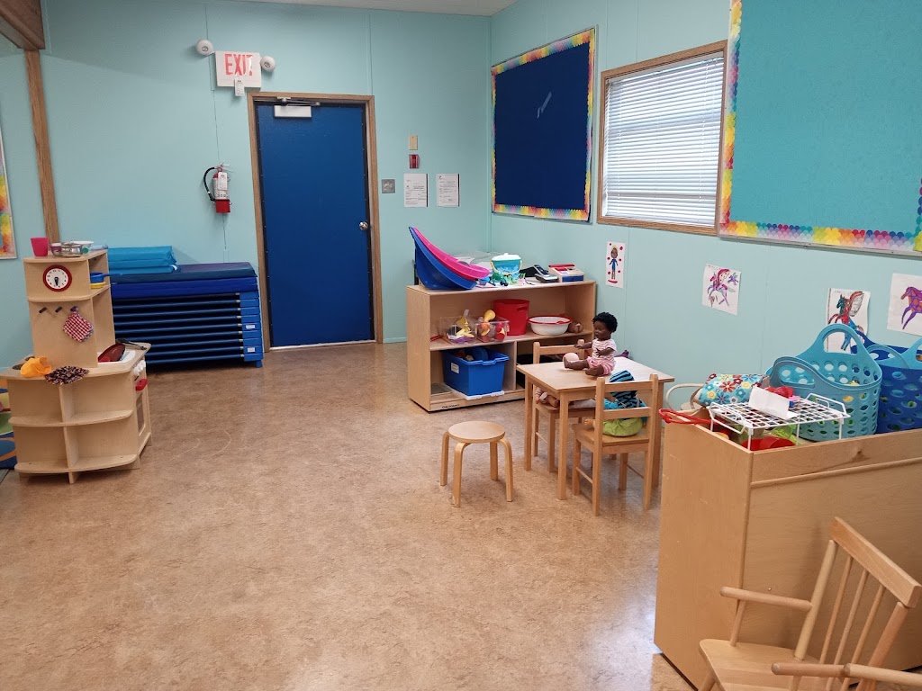 Nursery Les Castors | 6610 Lickman Rd, Chilliwack, BC V2R 4A9, Canada | Phone: (604) 736-5056