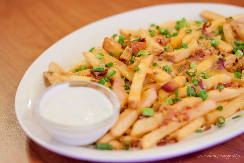 Wild Wing Restaurant Langley | 6339 200 St #806, Langley City, BC V2Y 1A7, Canada | Phone: (604) 539-1133
