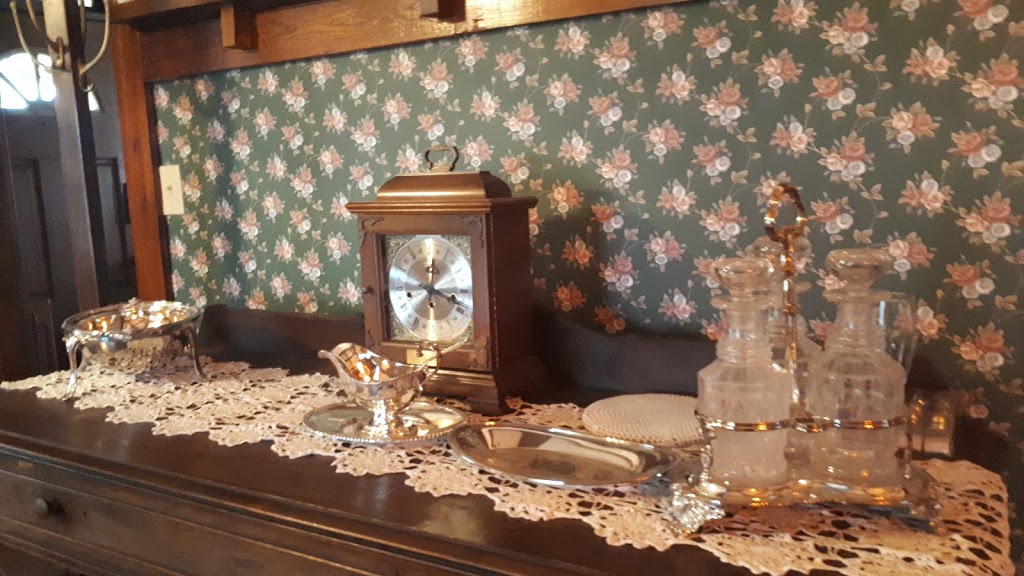 Kinmount House Bed & Breakfast | 6 Cluxton St, Kinmount, ON K0M 2A0, Canada | Phone: (705) 488-2421