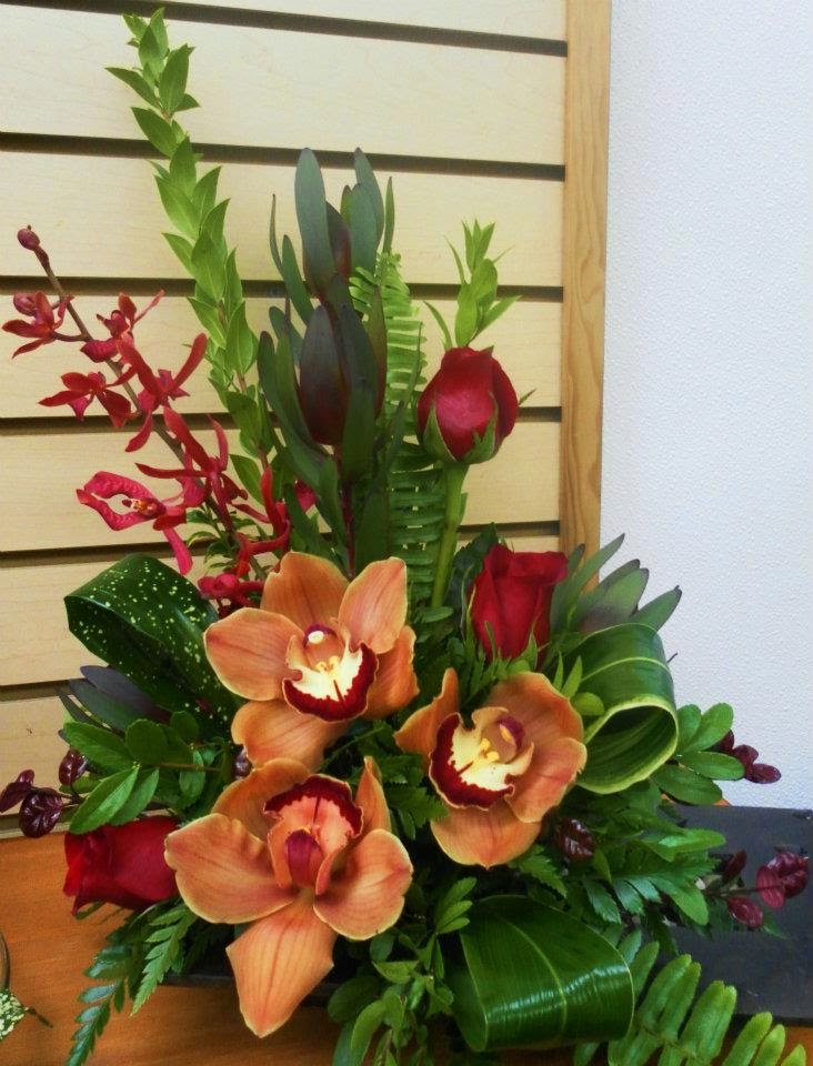First Class Flowers | 8251 Elbow Dr SW, Calgary, AB T2V 1K6, Canada | Phone: (403) 255-2239