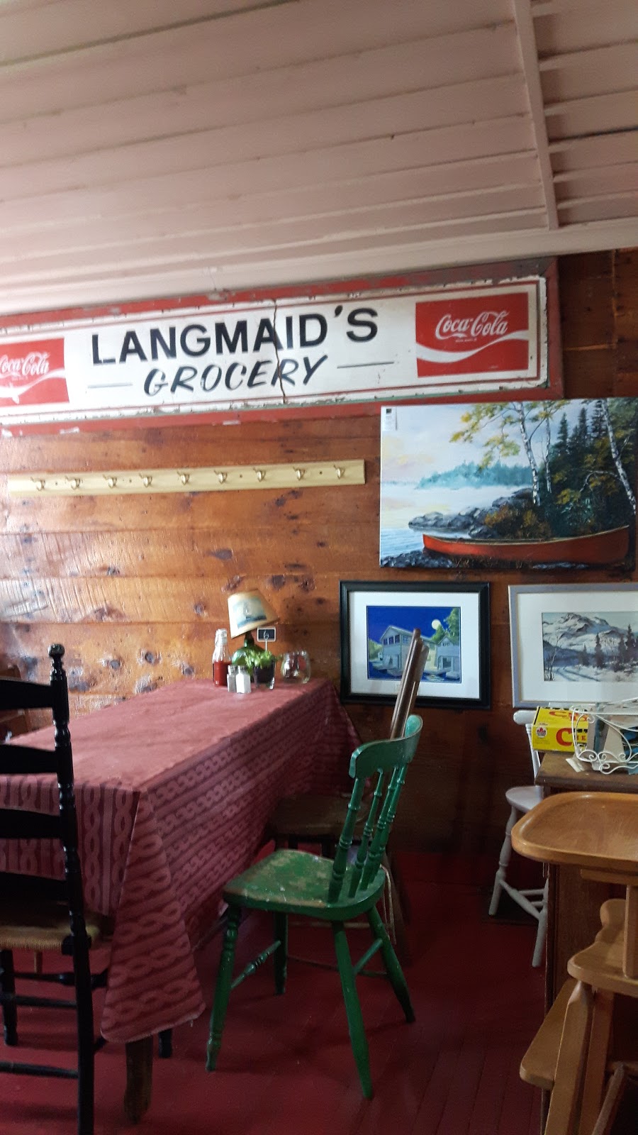 Miss Nelles Antiques & Cafe | 2 Bay St, Baysville, ON P0B 1A0, Canada | Phone: (705) 767-2181
