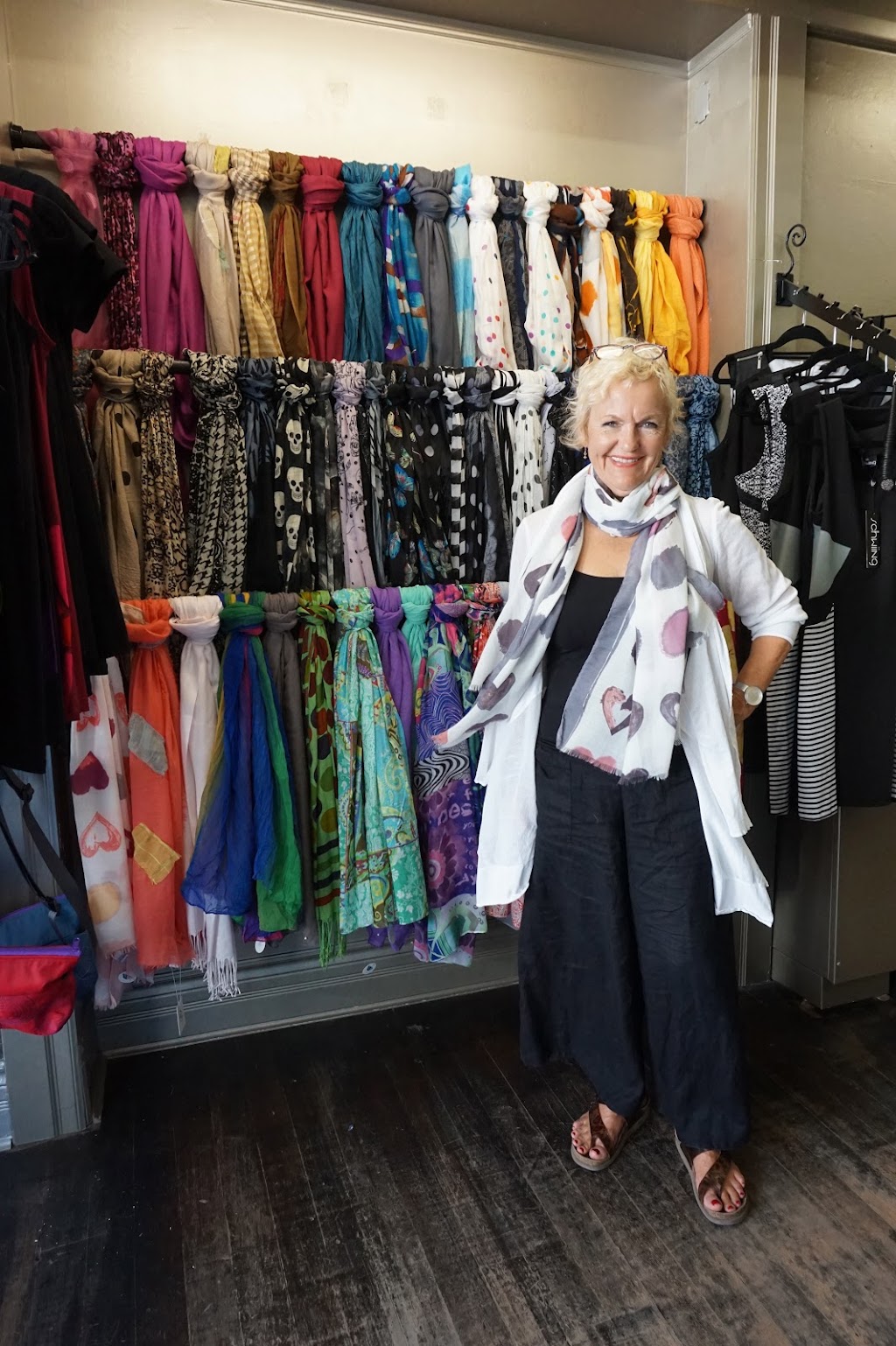 Lousje & Bean Boutique | 280 Welland Ave, St. Catharines, ON L2R 2P9, Canada | Phone: (289) 230-8815
