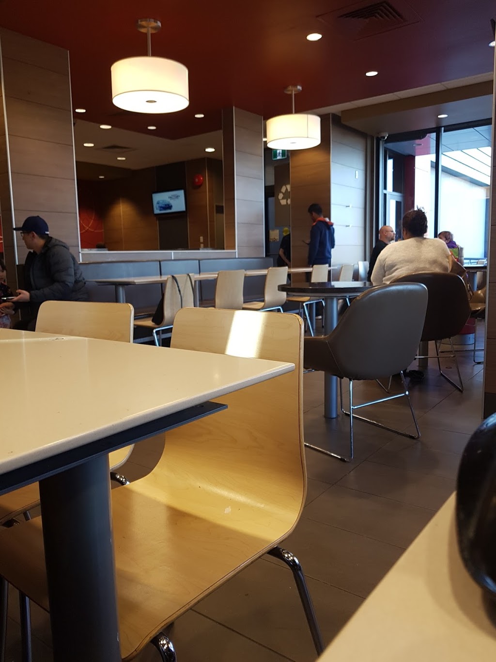 McDonalds | 1725 Kenaston Blvd, Winnipeg, MB R3Y 1V5, Canada | Phone: (204) 949-5128