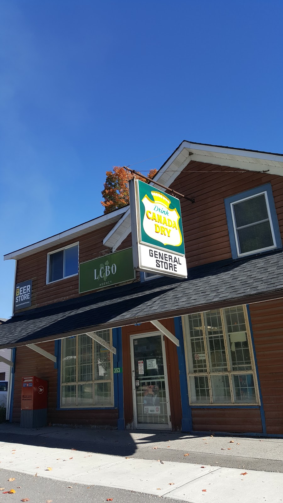 Hawkestone General Store | 353 11 Line S, Hawkestone, ON L0L 1T0, Canada | Phone: (705) 487-2933