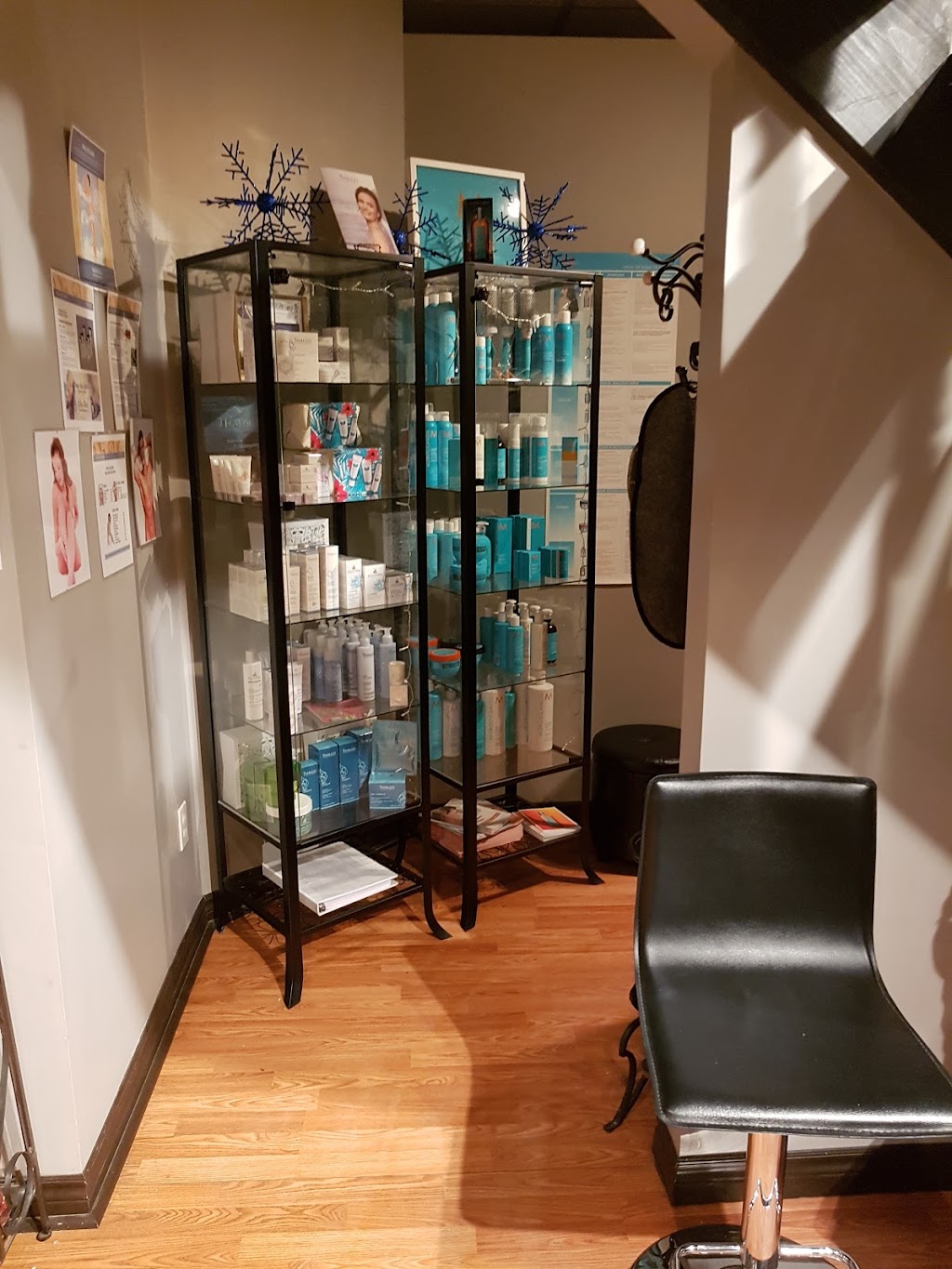 Mundo Cabello Beauty Center | 4606 Bd de lUniversité, Sherbrooke, QC J1N 0B4, Canada | Phone: (819) 346-1133