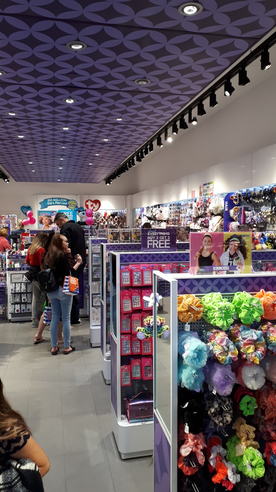 Claires | 221 Glendale Ave, St. Catharines, ON L2T 2K9, Canada | Phone: (905) 688-8212